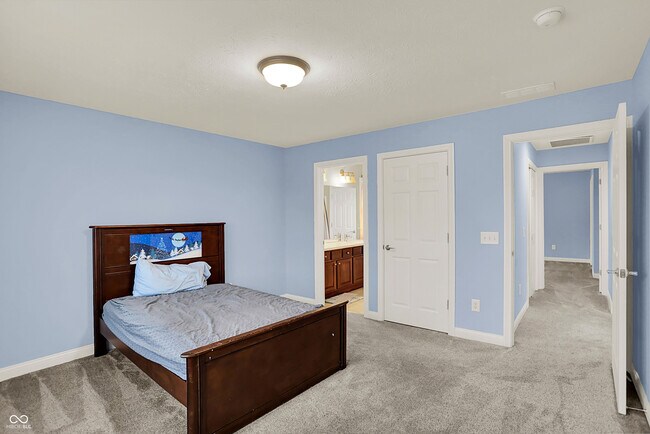 Building Photo - 13720 Akers Dr