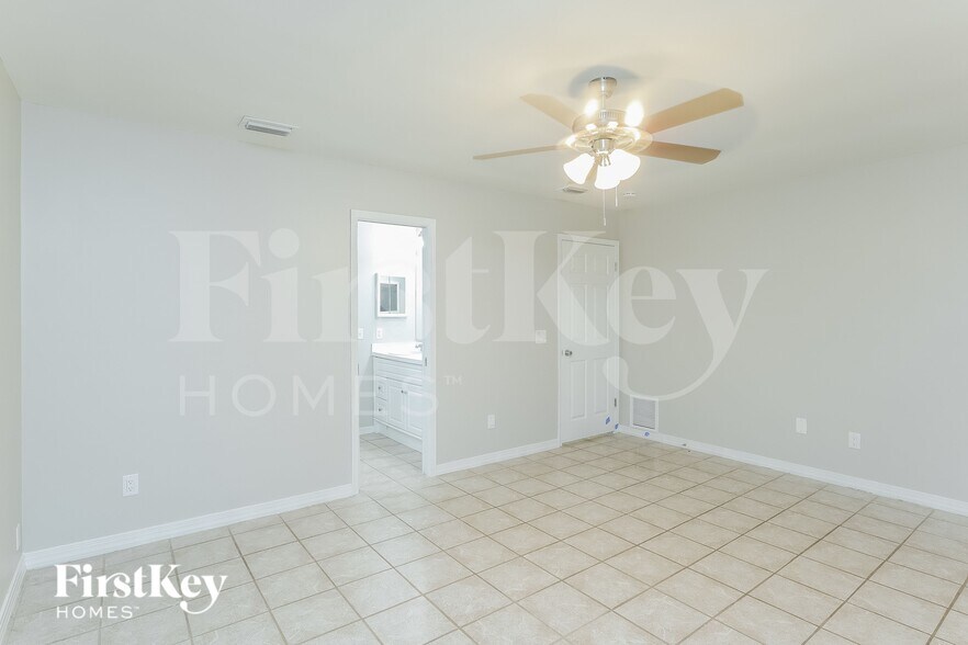 Building Photo - 2391 Stonebridge Dr