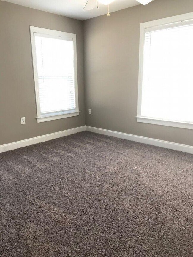 Building Photo - SHADY GROVES