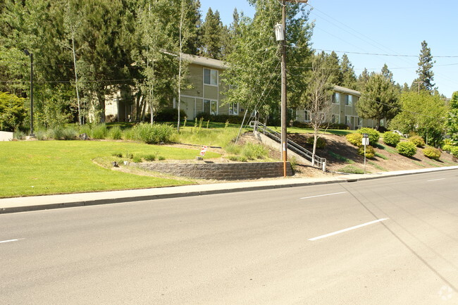 Building Photo - Country Heights Apartments
