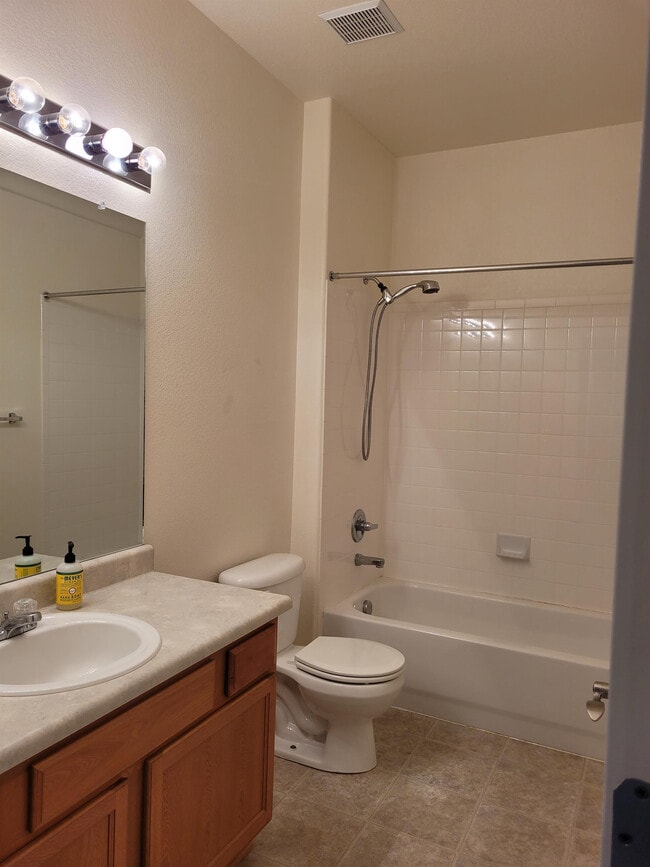 Building Photo - 2772 Thrush Grove