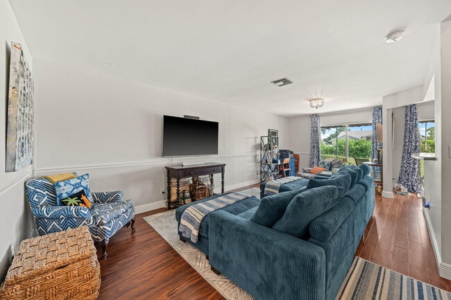 Building Photo - 5250 Sapphire Valley