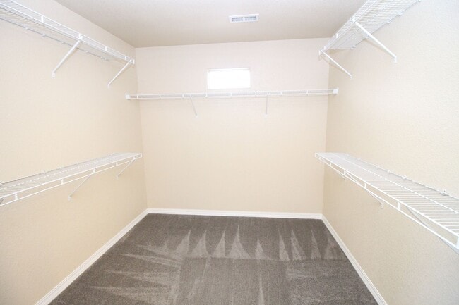 Building Photo - Beautiful 3bdrm 3bath home in Gold Hill Mesa