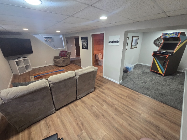 Building Photo - 1623 Jay Ln