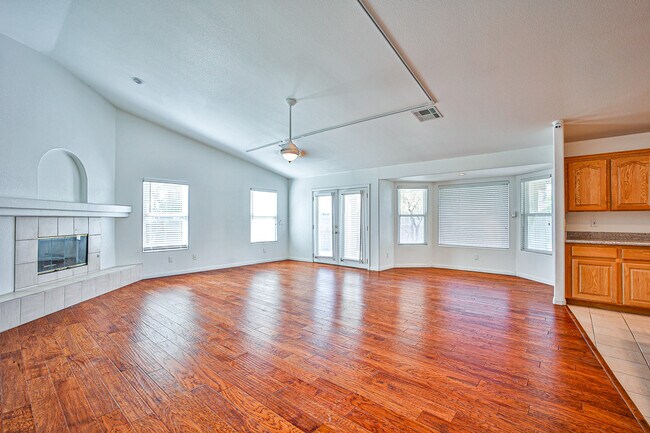 Building Photo - 6025 Egan Crest Dr