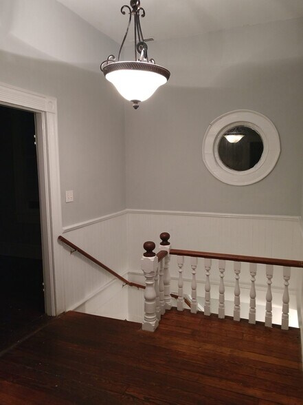 Building Photo - 215 N 5th Ave