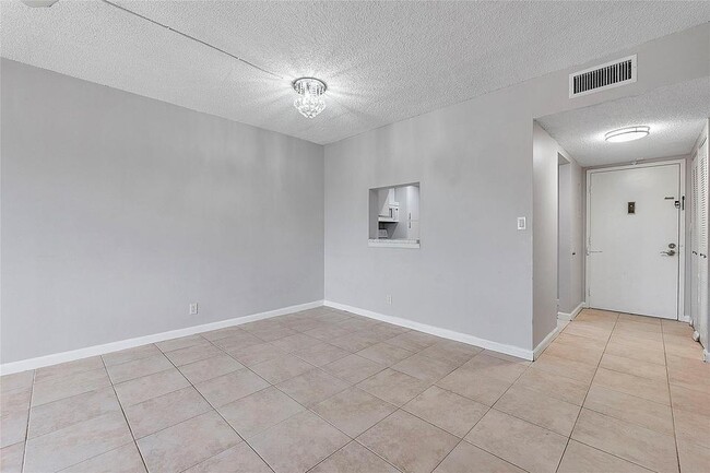 Building Photo - 4354 NW 9th Ave