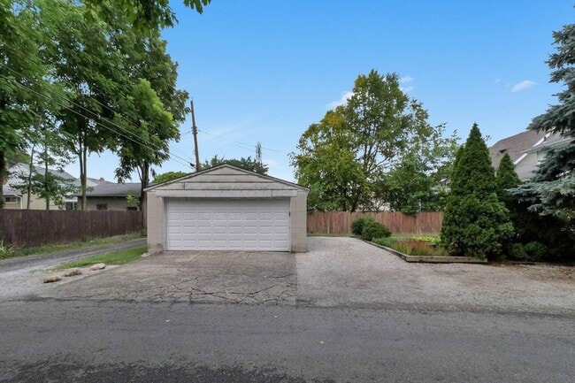 Building Photo - 109 S Westgate Ave