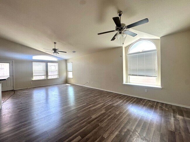 Building Photo - 325 Ammonite Ln