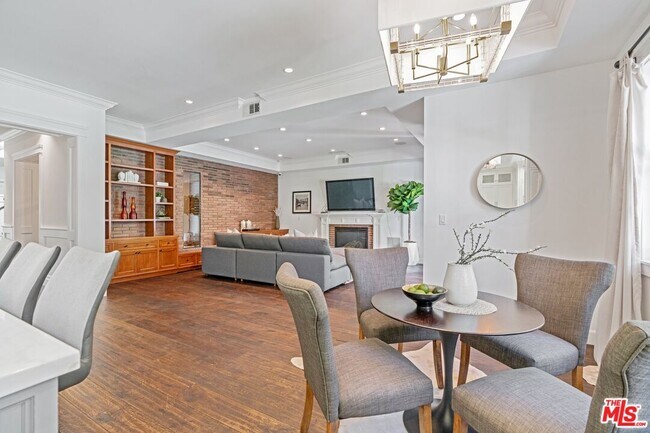 Building Photo - 14917 Valley Vista Blvd