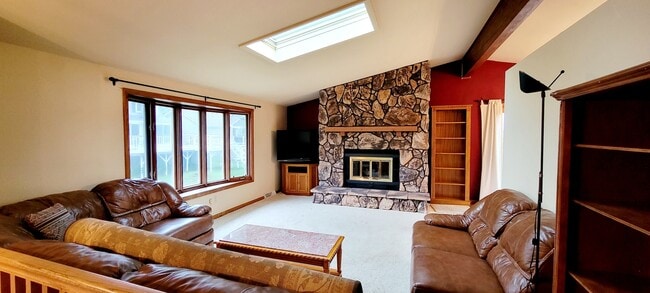Building Photo - 41511 N Country Club Dr