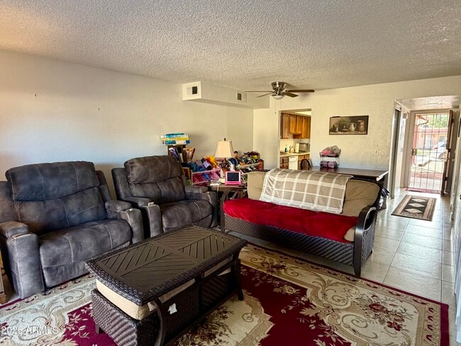 Building Photo - 1510 E 26th Ln