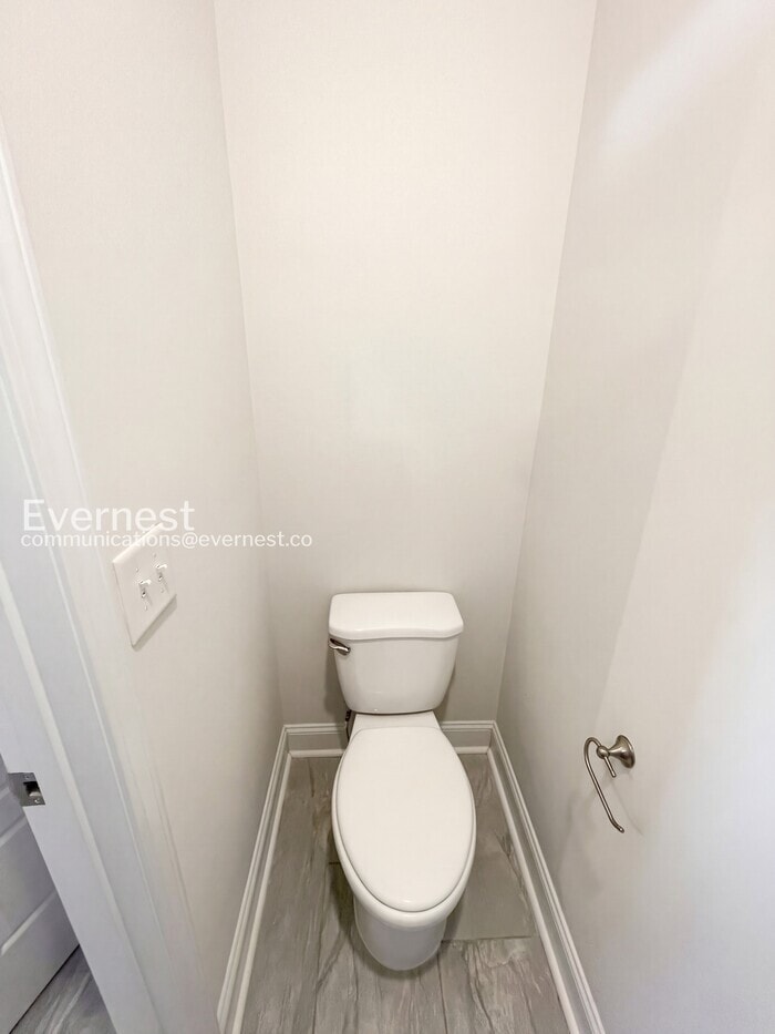 Building Photo - 817 Marksman Ct