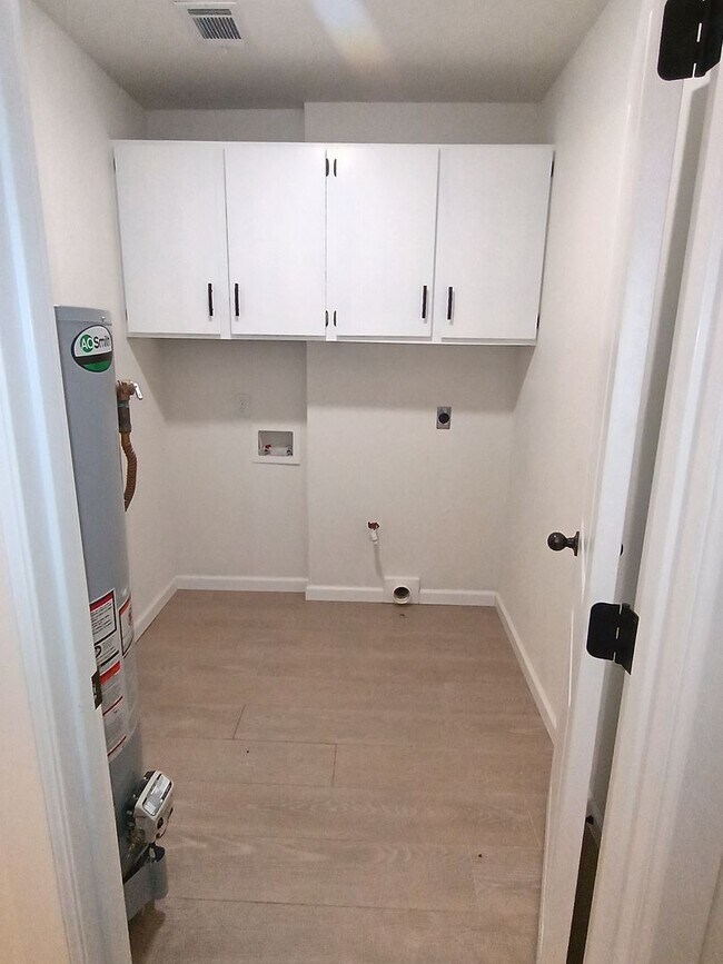 Building Photo - 3214 Bryn Mawr Cir