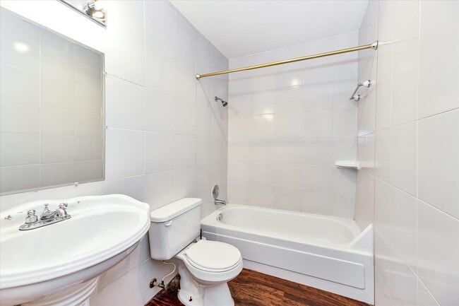 Building Photo - 10811 Richmond Ave.