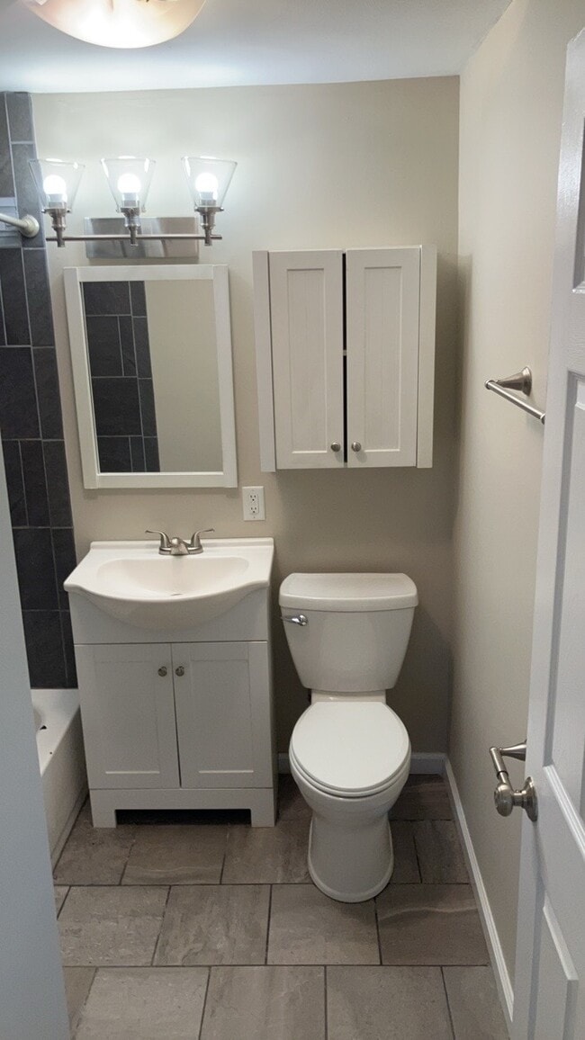 Building Photo - 6045 Ansbury Dr