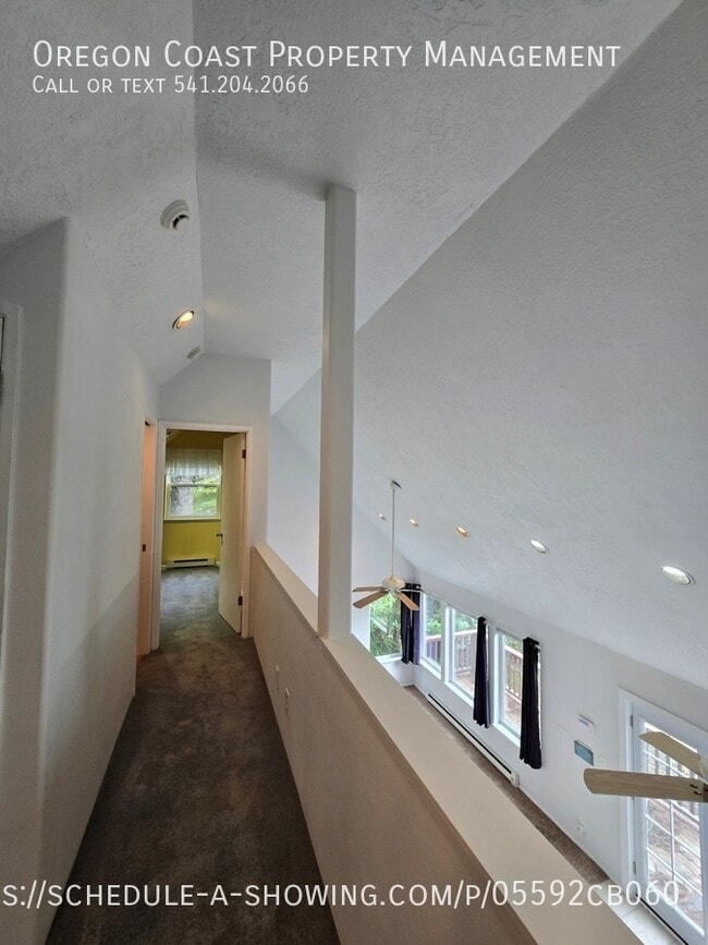 Building Photo - 1320 SE 2nd Ct