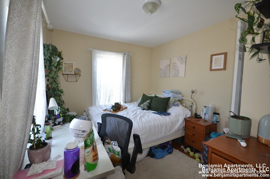 Building Photo - 53 West Seventh St. Unit 2