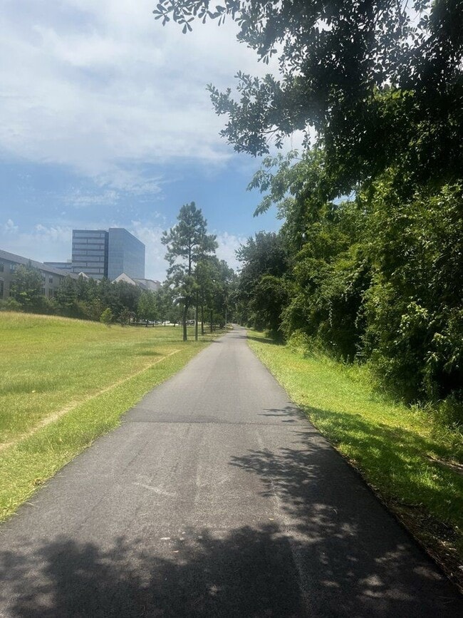 Building Photo - 1115 Enclave Square E