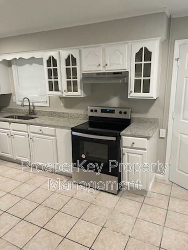 Building Photo - 615 Buford Dr