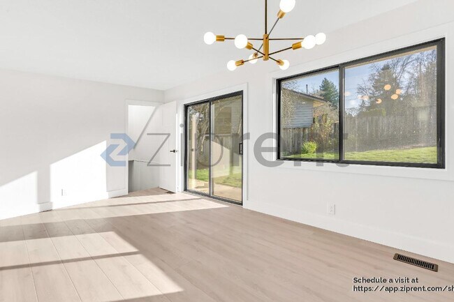 Building Photo - 7640 SW Whitford Dr