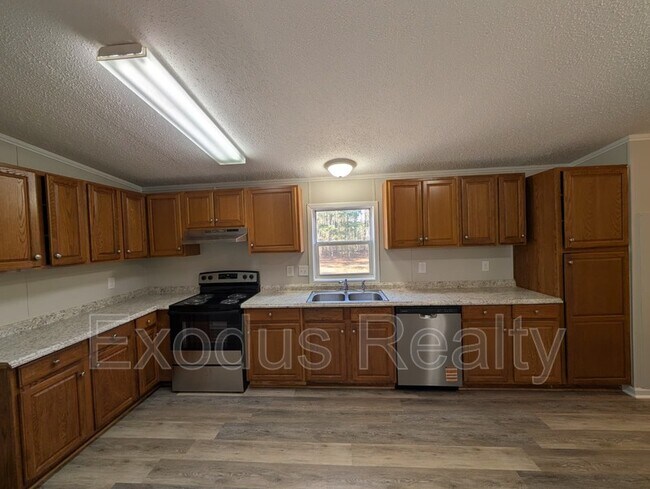 Building Photo - 832 Brooks Mangum Rd