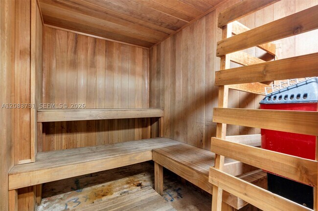 Building Photo - 1155 Brickell Bay Dr