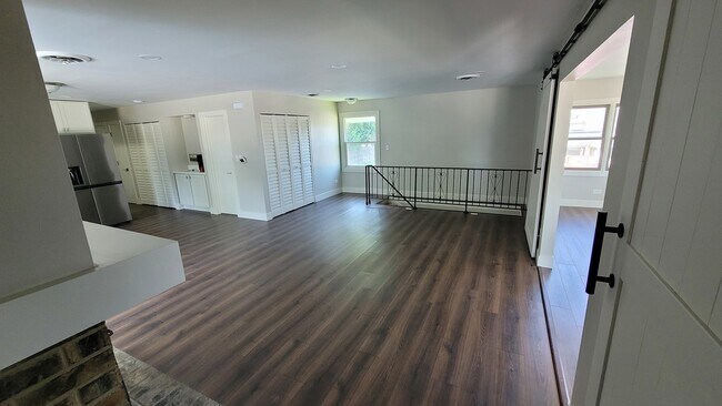 Building Photo - 792 N Barron Blvd