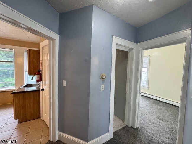 Building Photo - 156 Brown Ave