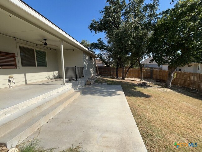 Building Photo - 1824 Fall Creek Ct