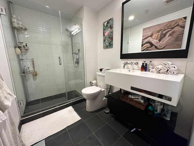 Building Photo - 319 A St