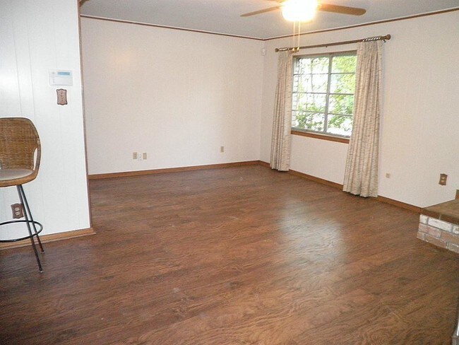 Building Photo - 1931 Ganyard Dr