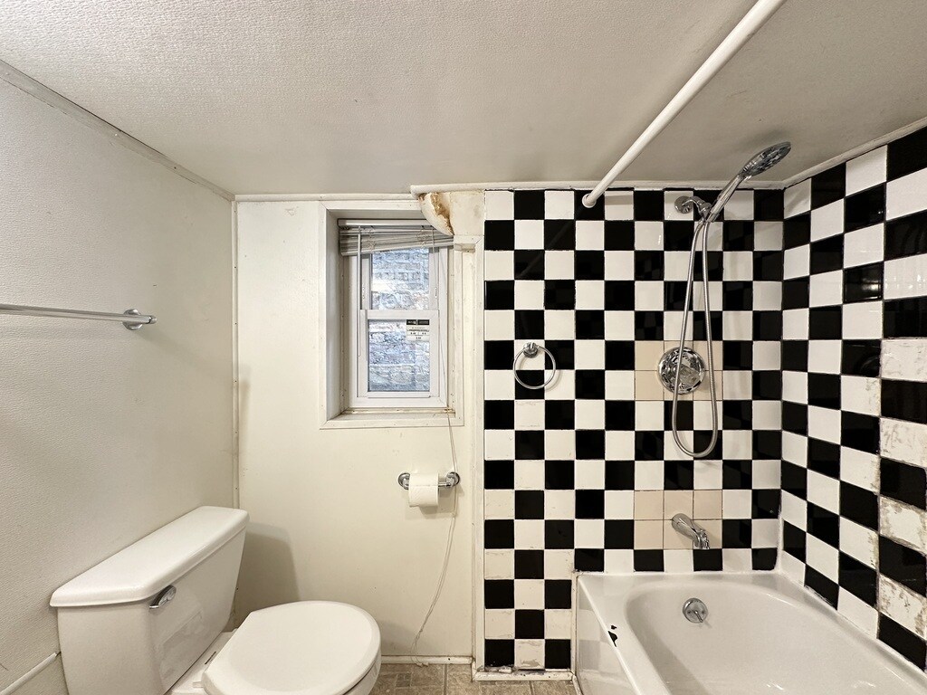 Building Photo - 4948 N Albany Ave