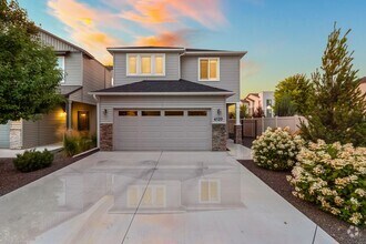 Building Photo - Beautiful 4bd/2.5ba Blackrock Home in Mova...