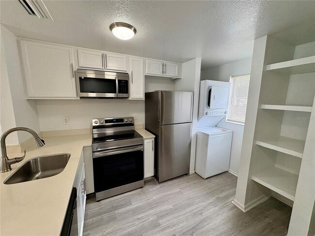 Building Photo - 408 57th Ave Dr E