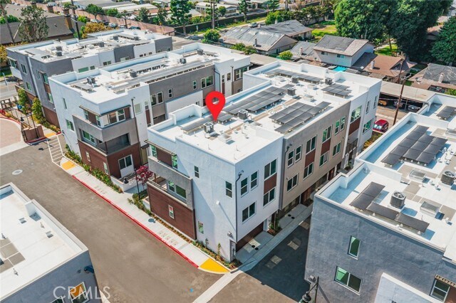 Building Photo - 609 S Lyon St