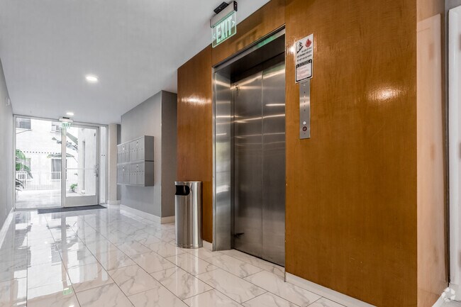 Lobby Photo - Palma South