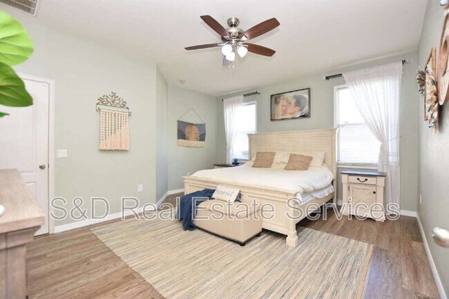 Building Photo - 7061 Heatherbrook Dr