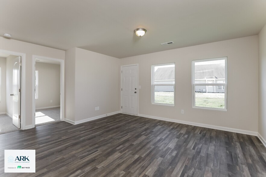 Building Photo - 1213 Fescue Rd