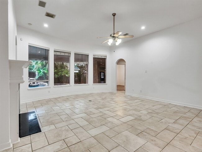 Building Photo - 1211 Sterling Ct