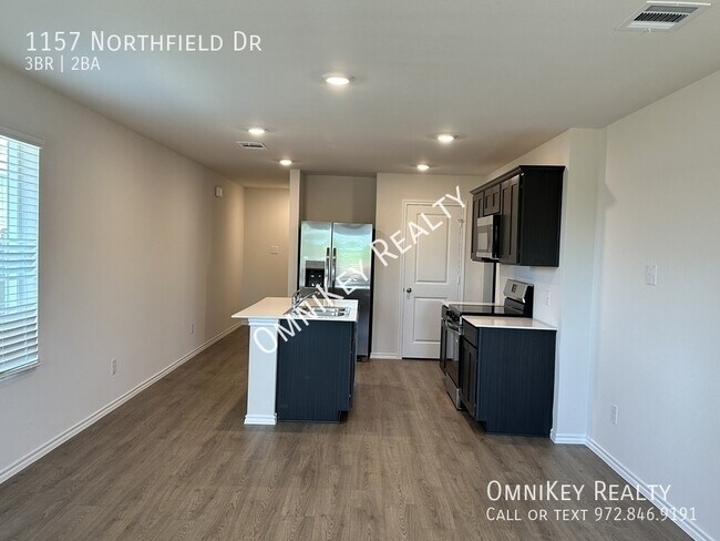 Building Photo - 1157 Northfield Dr