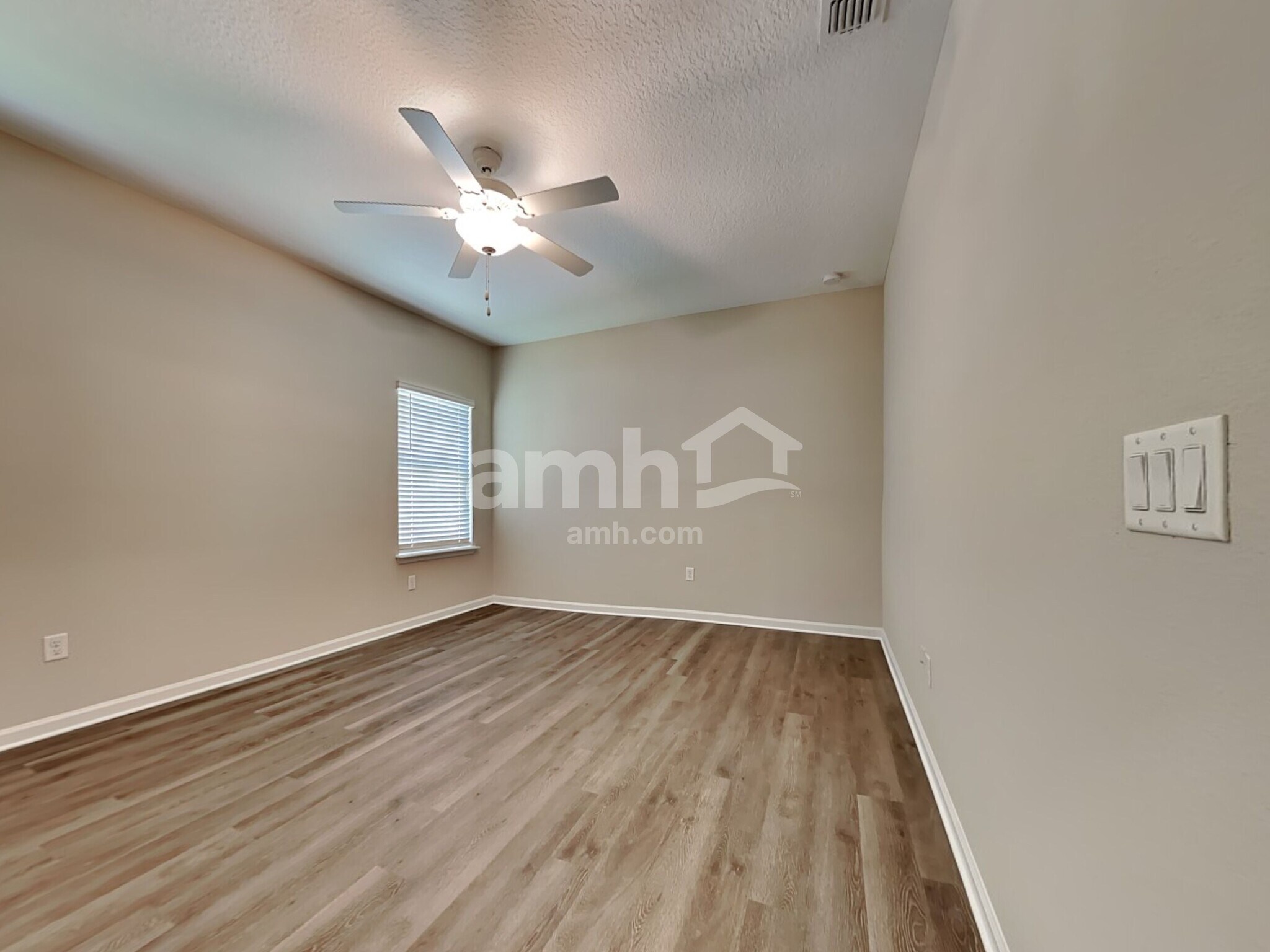 Building Photo - 225 Stone Arbor Ln