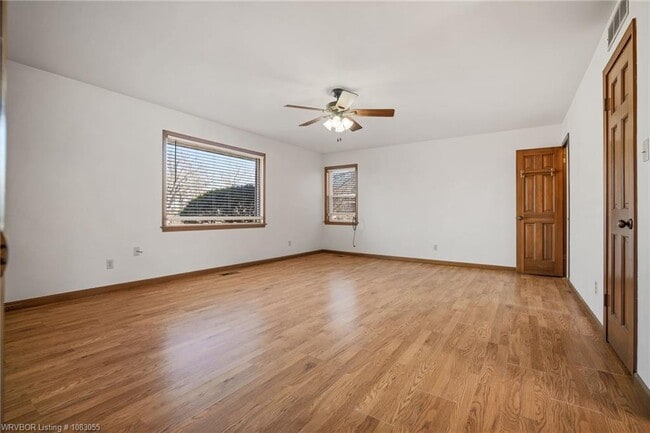 Building Photo - 6014 Park Ave