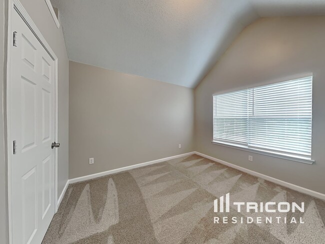 Building Photo - 1420 Shelnutt Ct