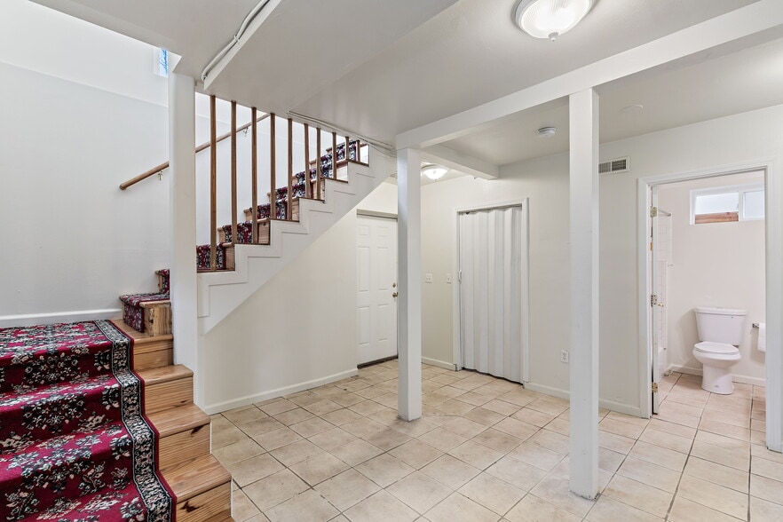 Lower Open Area - 1521 E Spruce St