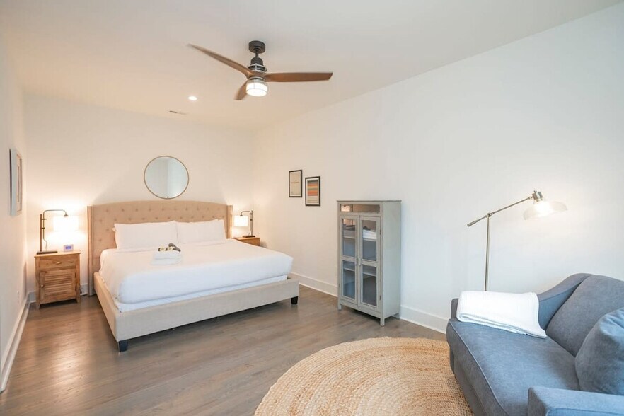 Building Photo - 119 E Fowlkes St