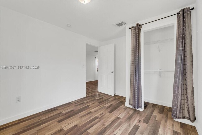 Building Photo - 1463 NW 70th St