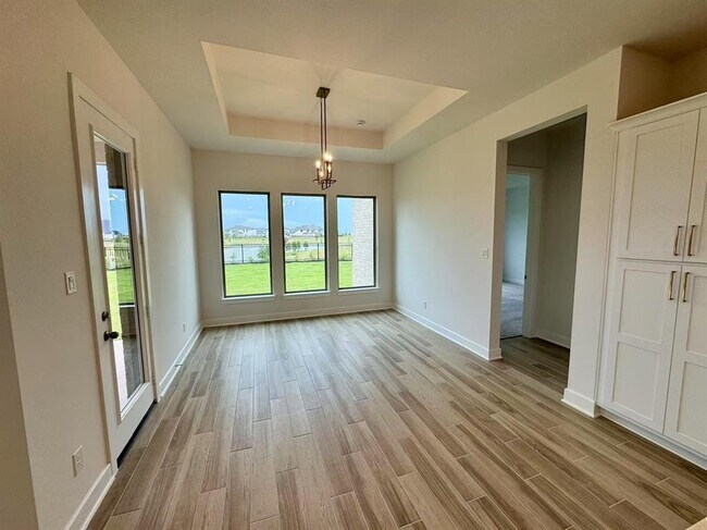 Building Photo - 31019 Sun Vly Dr