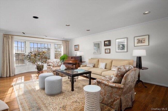 Building Photo - 9 Cherry Ln