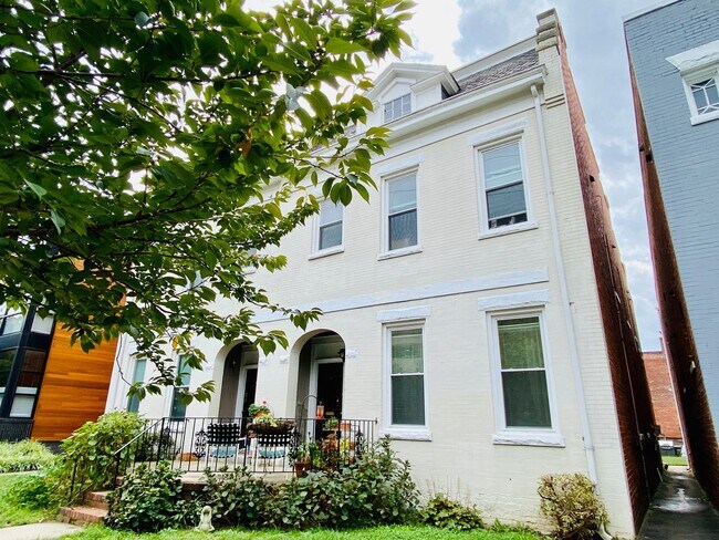 Building Photo - 2623 Floyd Ave